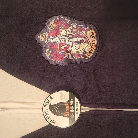 Official Harry Potter Gryffindor Onesie Pajama, Size XS, NWT! - Picture 3 of 12